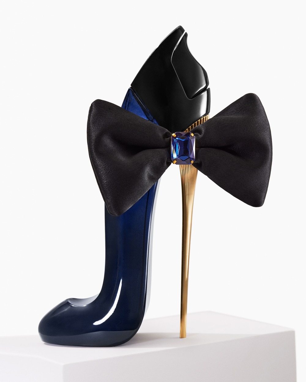 Carolina Herrera Good Girl Bow - Home Fragrance White Jasmine recension och pris